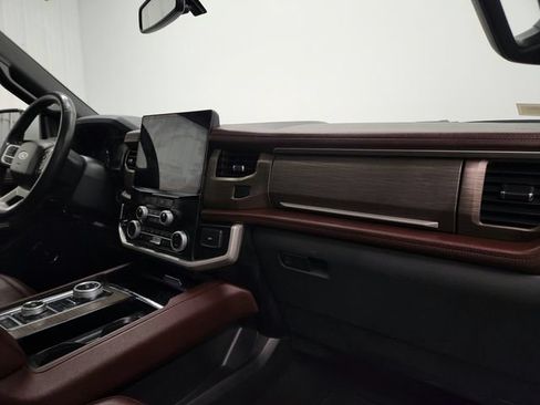 Used 2024 Ford Expedition Limited AWD/4WD image 37