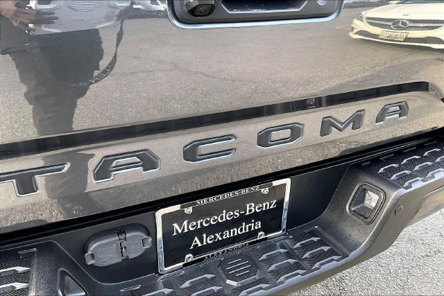 Used 2021 Toyota Tacoma TRD Sport w/ TRD Premium Sport Package AWD/4WD image 8