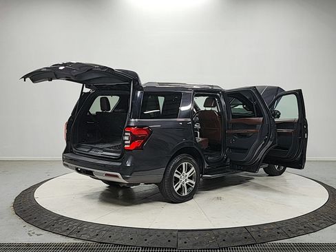 Used 2022 Ford Expedition Limited RWD image 15