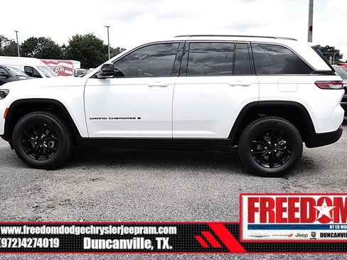 New 2026 Jeep Grand Cherokee Altitude RWD image 2