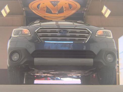 Used 2016 Subaru Outback 2.5i Limited image 3