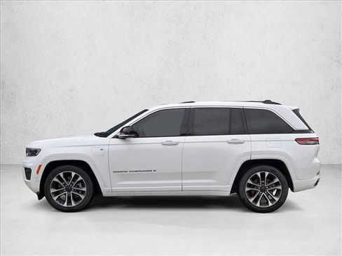 Used 2022 Jeep Grand Cherokee Overland AWD/4WD image 8