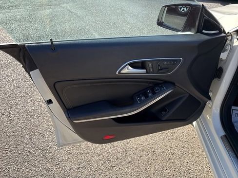 Used 2014 Mercedes-Benz CLA 250 image 14