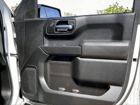 Used 2022 Chevrolet Silverado 1500 Custom AWD/4WD image 27