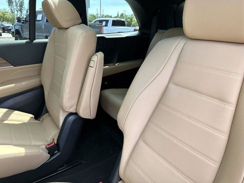 New 2026 Mercedes-Benz GLS 580 4MATIC image 14