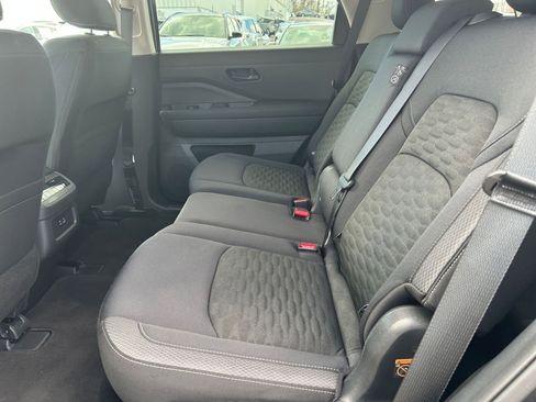 Used 2025 Nissan Pathfinder SV FWD image 21