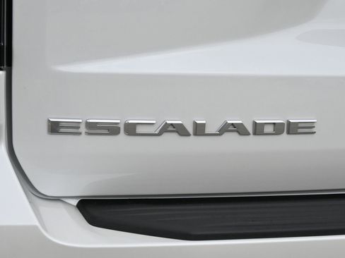 Certified 2025 Cadillac Escalade Sport Platinum w/ LPO, Floor Liner Package AWD/4WD image 21