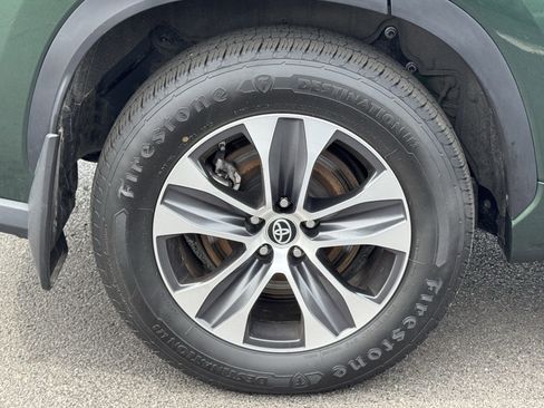 Used 2023 Toyota Highlander XLE image 42