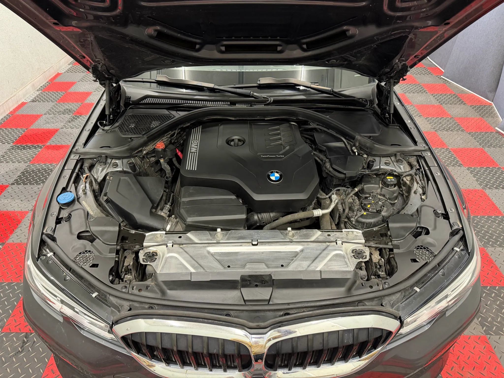 Used 2019 BMW 330i xDrive Sedan w/ Premium Package AWD/4WD image 23