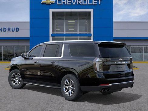 New 2026 Chevrolet Suburban Premier image 3