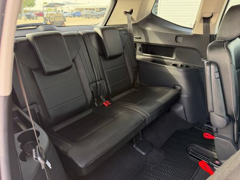 Used 2022 Volkswagen Atlas SEL R-Line AWD/4WD image 12