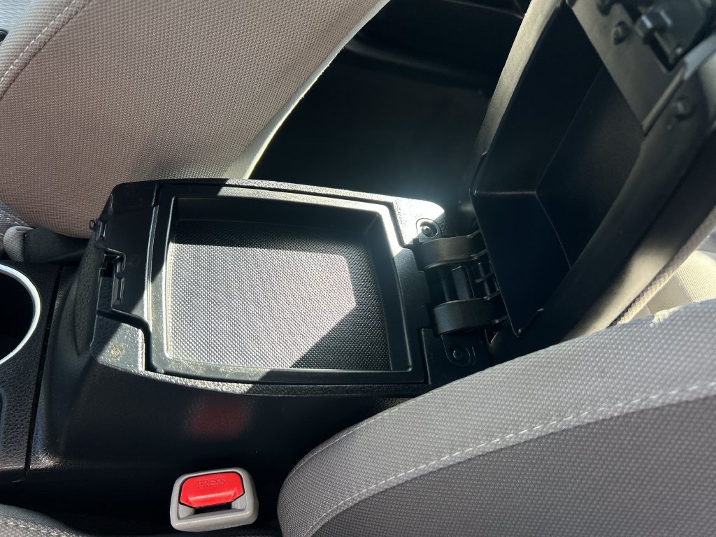 Used 2017 Toyota Corolla LE w/ Carpet Mat Package (TMS) FWD image 26