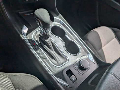 Used 2023 Chevrolet Traverse LT image 29