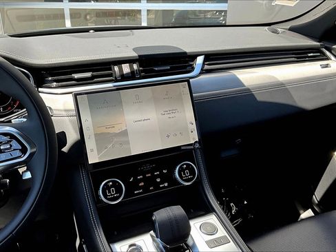 New 2026 Jaguar F-PACE R-Dynamic S image 7