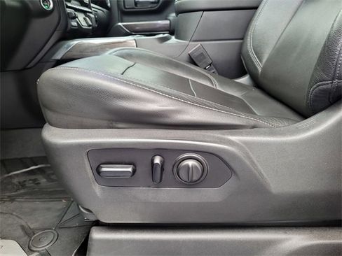 Used 2020 Chevrolet Silverado 3500 LTZ w/ LTZ Convenience Package image 21