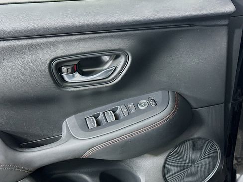 Used 2025 Honda HR-V Sport image 15