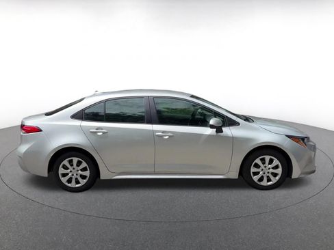 Used 2025 Toyota Corolla LE FWD image 16