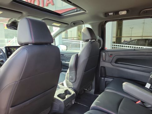 Used 2024 Honda Odyssey Sport image 13