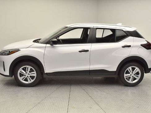 Certified 2025 Nissan Kicks Play S FWD image 8