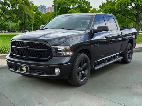 Used 2018 RAM 1500 Big Horn AWD/4WD image 3