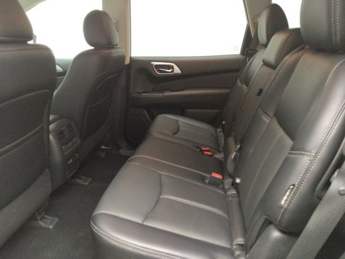 Used 2020 Nissan Pathfinder SL AWD/4WD image 18