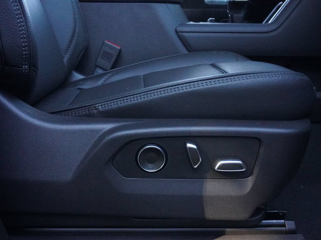 Used 2024 GMC Sierra 1500 Denali AWD/4WD image 36