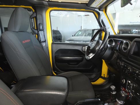 Used 2019 Jeep Wrangler Unlimited Rubicon w/ Cold Weather Group AWD/4WD image 31