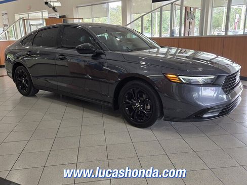 Used 2025 Honda Accord SE image 3