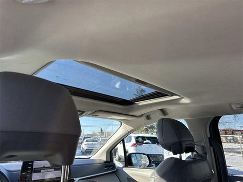 Used 2024 Toyota Sienna XLE image 13