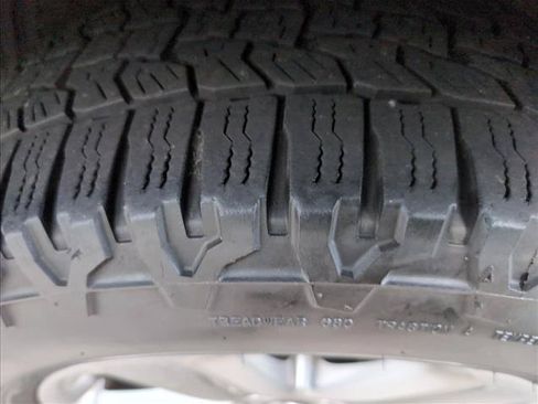 Used 2015 Toyota RAV4 XLE FWD image 29