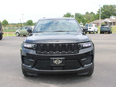 Used 2024 Jeep Grand Cherokee Altitude