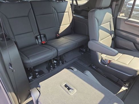 New 2025 Chevrolet Suburban Z71 w/ Z71 Off-Road Package image 28