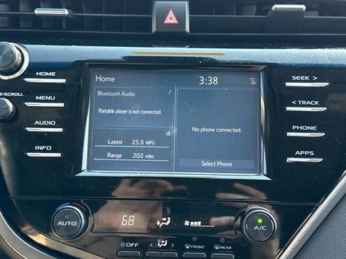 Used 2018 Toyota Camry SE w/ Moonroof Package FWD image 29