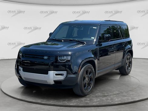 Used 2025 Land Rover Defender 110 S AWD/4WD image 3