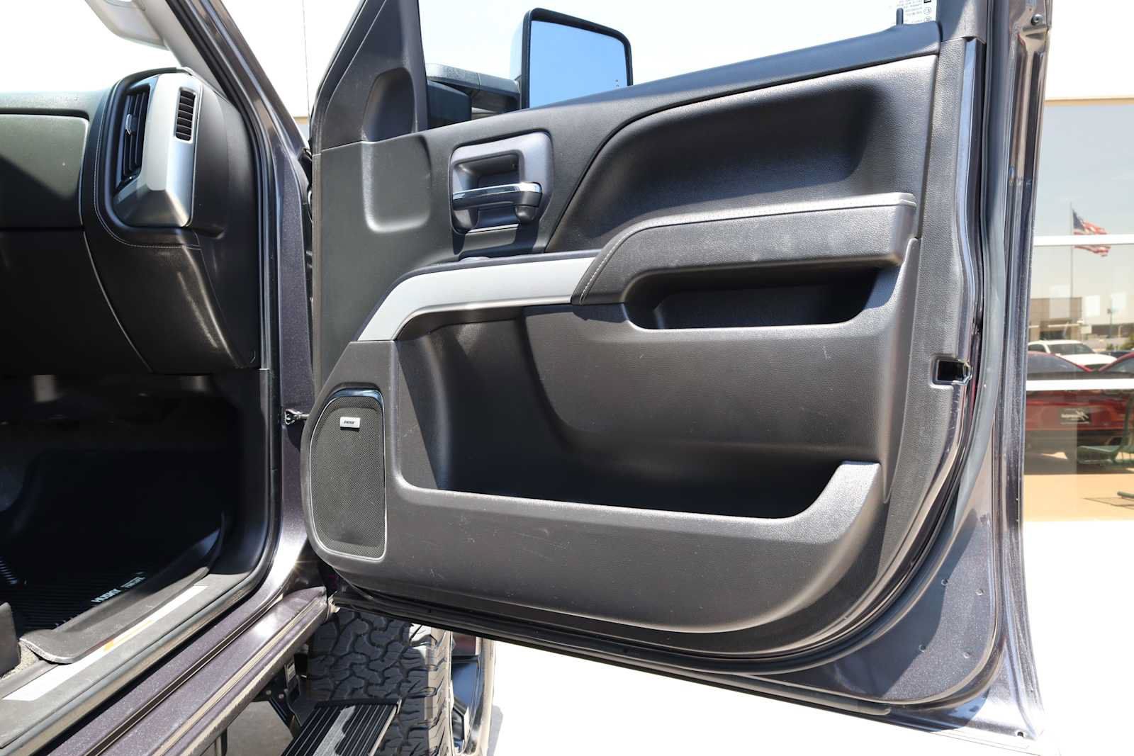 Used 2015 Chevrolet Silverado 2500 LTZ w/ Duramax Plus Package AWD/4WD image 46