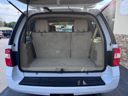 Used 2017 Ford Expedition Limited RWD image 5