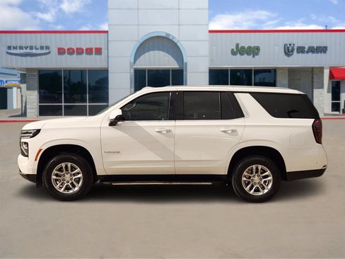 Used 2025 Chevrolet Tahoe LS RWD image 3
