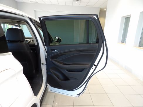 Used 2018 Buick Envision Essence w/ LPO, Cargo Package AWD/4WD image 21
