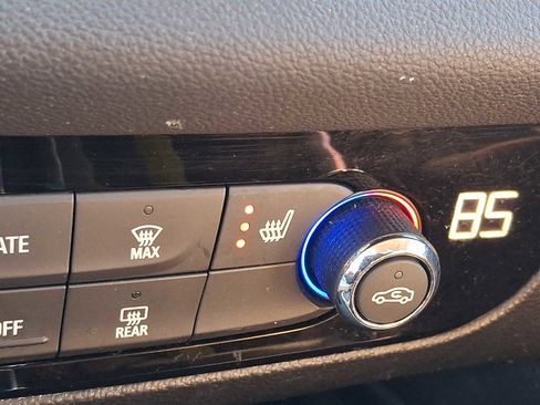 Used 2018 Buick Enclave Essence w/ LPO, Hit The Road Package AWD/4WD image 25