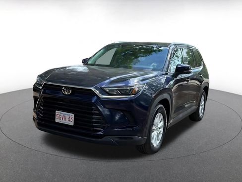 Used 2025 Toyota Grand Highlander FWD image 7