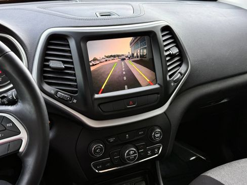 Used 2014 Jeep Cherokee Latitude w/ Comfort/Convenience Group AWD/4WD image 33