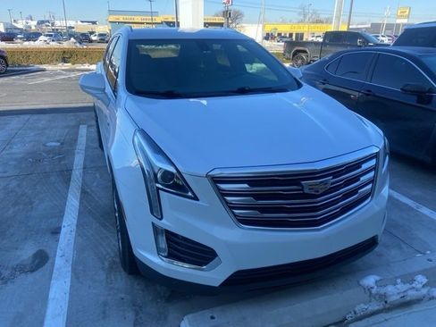 Used 2017 Cadillac XT5 FWD image 4