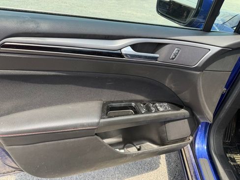 Used 2016 Ford Fusion SE w/ Equipment Group 201A FWD image 11