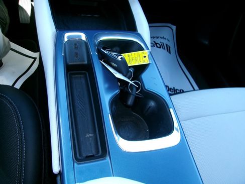 Used 2025 Chevrolet Equinox EV LT image 16