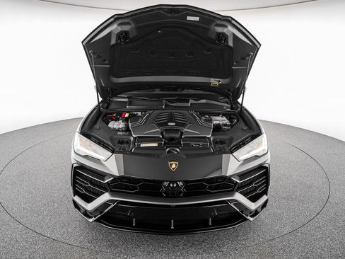Used 2022 Lamborghini Urus AWD/4WD image 39
