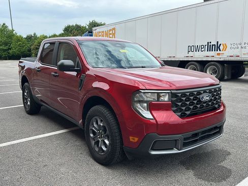 Certified 2025 Ford Maverick XLT w/ Equipment Group 301A AWD/4WD image 7