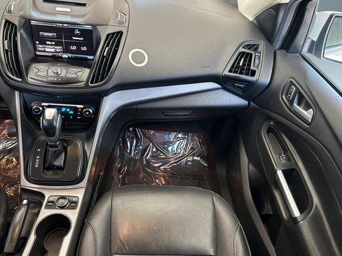 Used 2015 Ford Escape SE w/ Equipment Group 201A FWD image 28