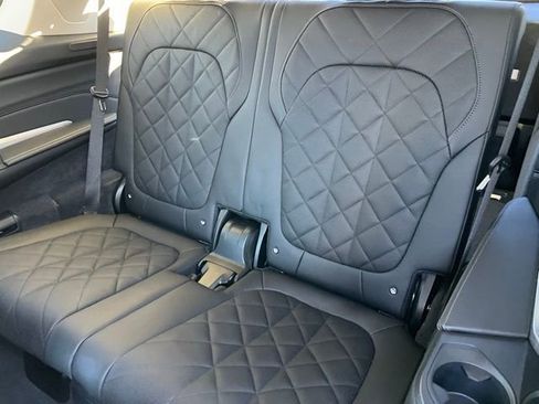 Used 2023 BMW X7 xDrive40i w/ Executive Package image 9