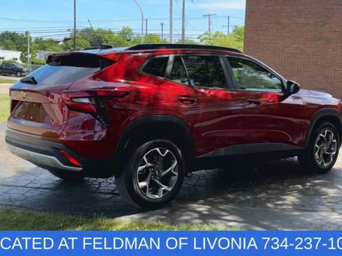 Used 2024 Chevrolet Trax LT FWD image 8