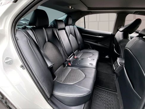 Used 2022 Toyota Camry XSE image 27